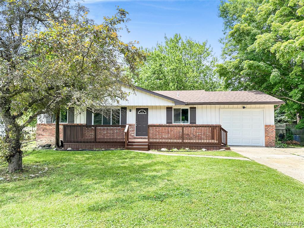5552 Liberty Bell Road, Grand Blanc, MI 48439 — Photo 2