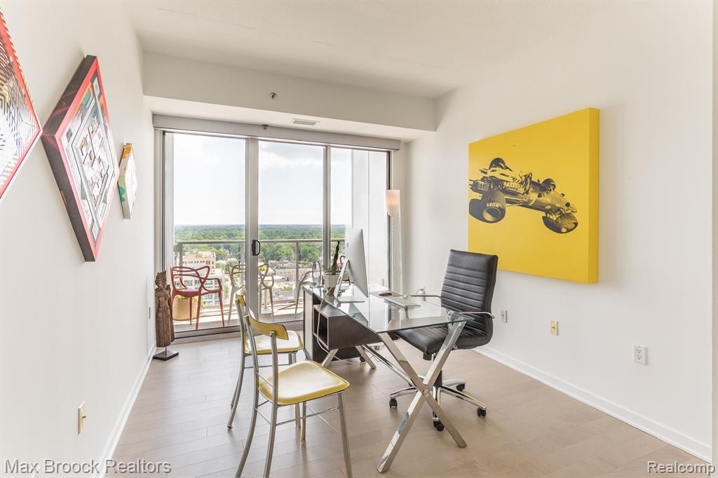 432 S Washington Avenue, Royal Oak, MI 48067 — Photo 13