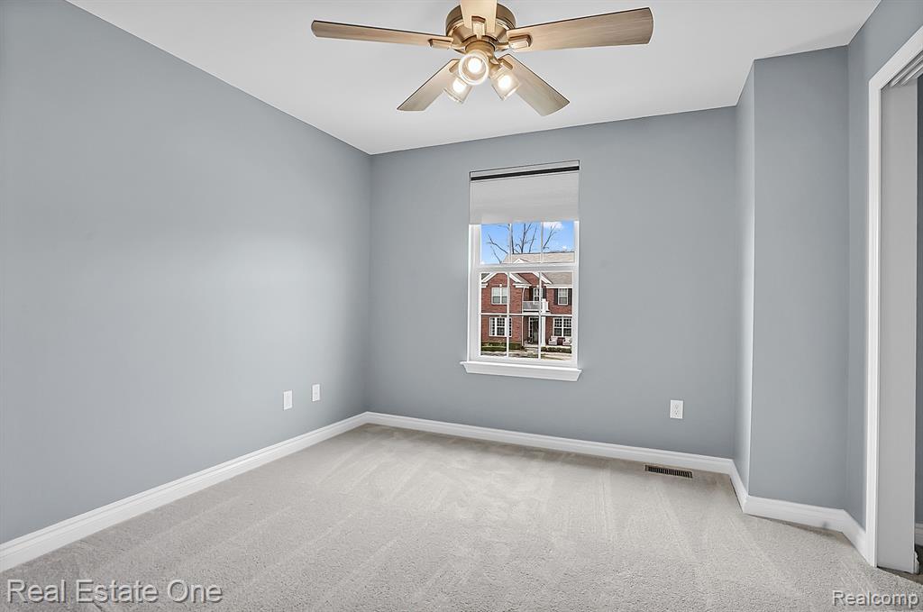 4559 TANGLEWOOD Lane, Lake Orion, MI — Photo 28