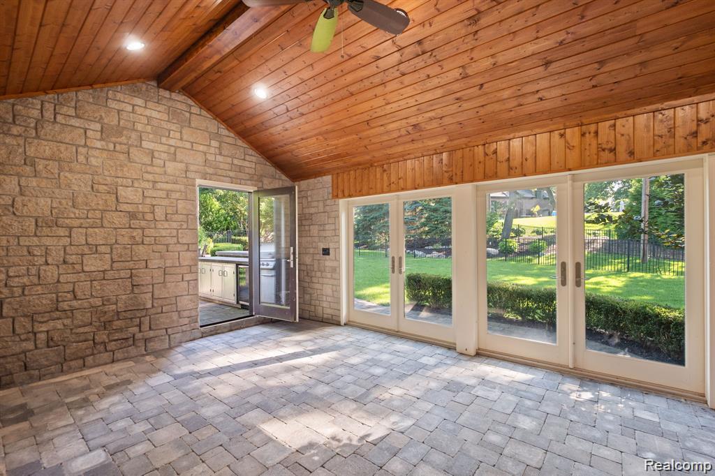 5365 Van Ness Court, Bloomfield Hills, MI 48302 — Photo 26