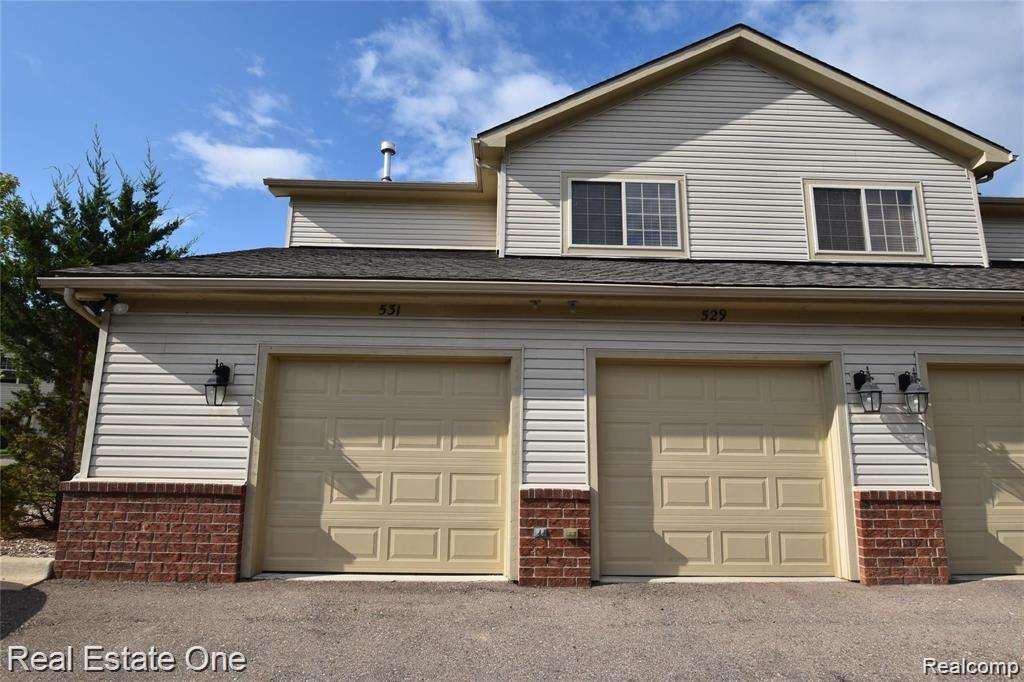 531 RED OAK Court, Walled Lake, MI 48390 — Photo 3