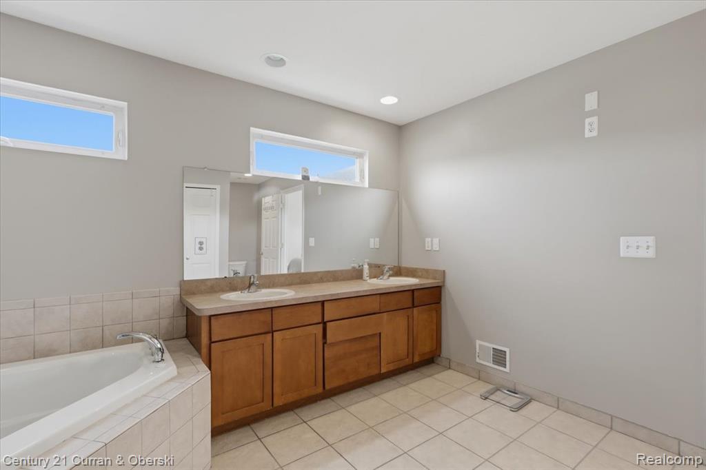 23537 Crescent Ridge Drive, New Boston, MI 48164 — Photo 28
