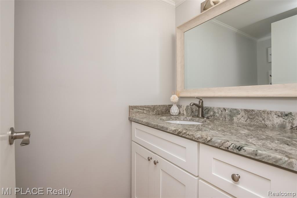 1599 Brentwood Drive, Troy, MI 48098 — Photo 19