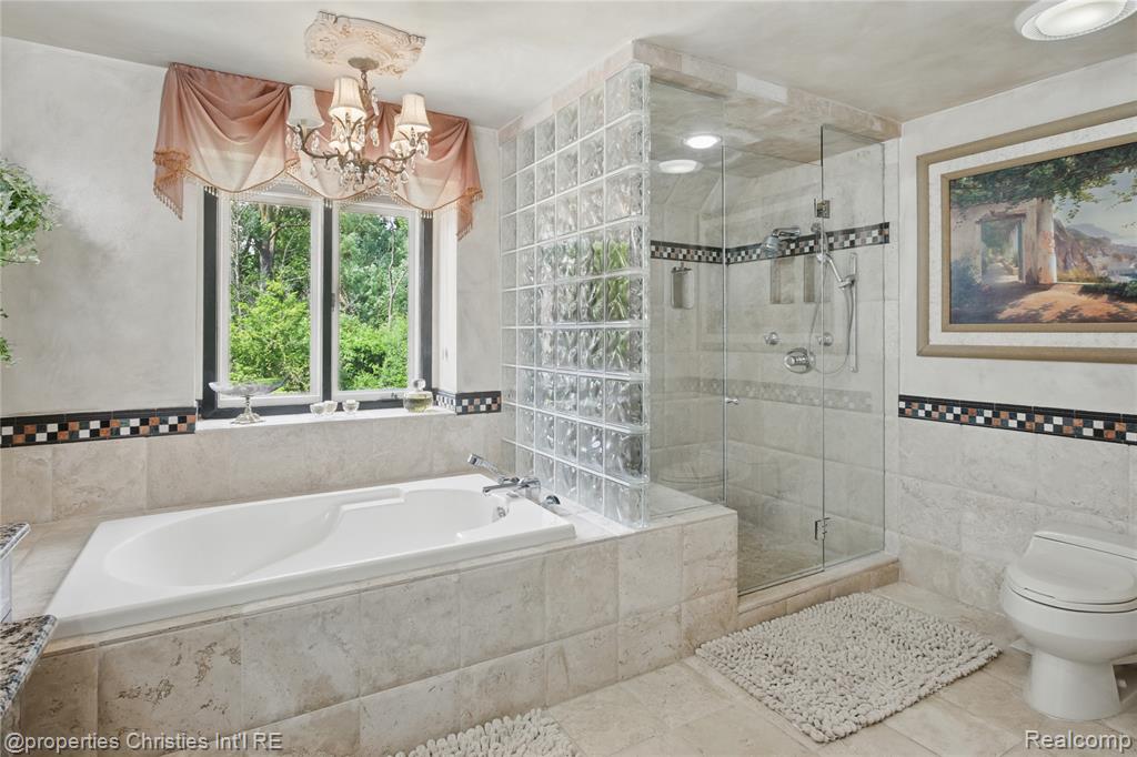 4713 Mada Court, West Bloomfield, MI — Photo 28