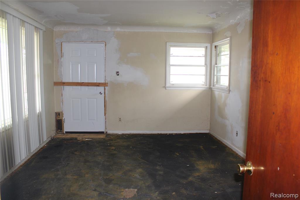 5610 Noll Street, Sterling Heights, MI 48310 — Photo 13