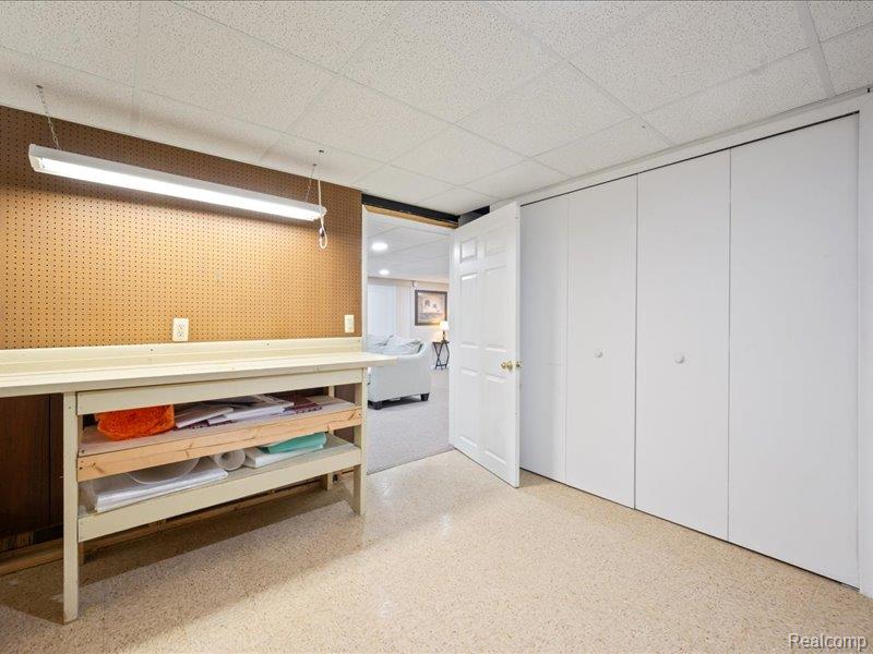 8382 Fairfax Drive, Sterling Heights, MI 48312 — Photo 19