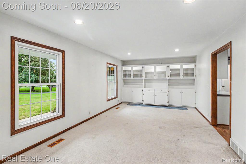 6440 Grand Circle Drive, Brighton, MI 48116 — Photo 8