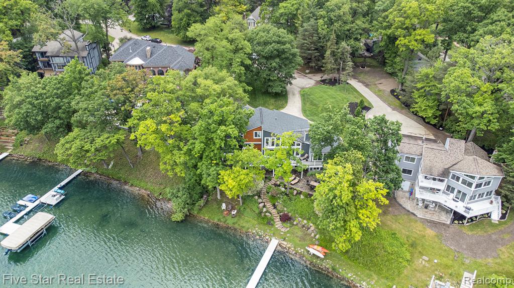 7025 Dandison Boulevard, West Bloomfield, MI 48324 — Photo 75