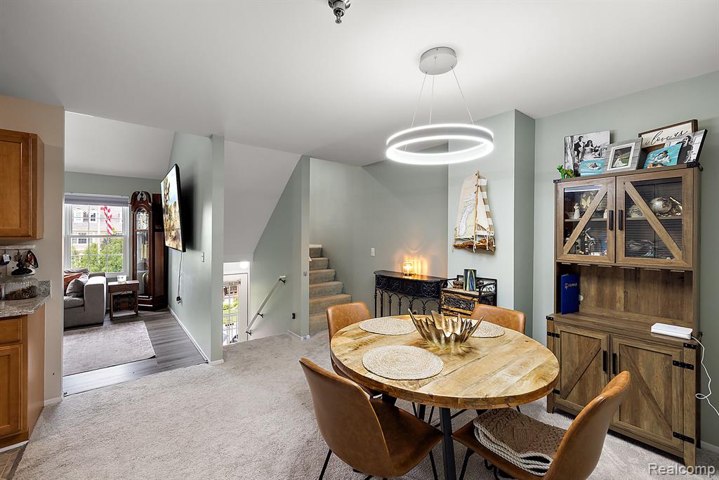 140 PARK GREEN Drive, Lake Orion, MI 48362 — Photo 9