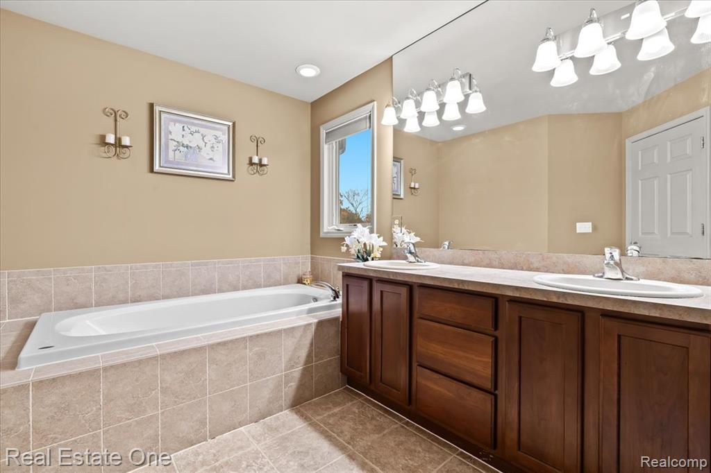 539 Olivia Drive, Milford, MI 48381 — Photo 26