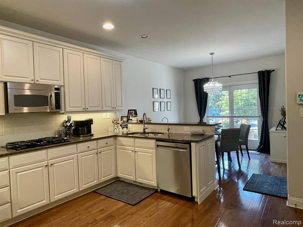 49676 Timber Trail, Novi, MI — Photo 10