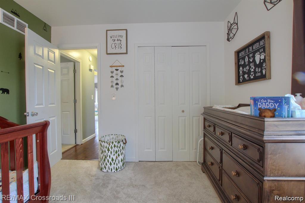 42464 SOMERSET Court, Canton, MI 48187 — Photo 17