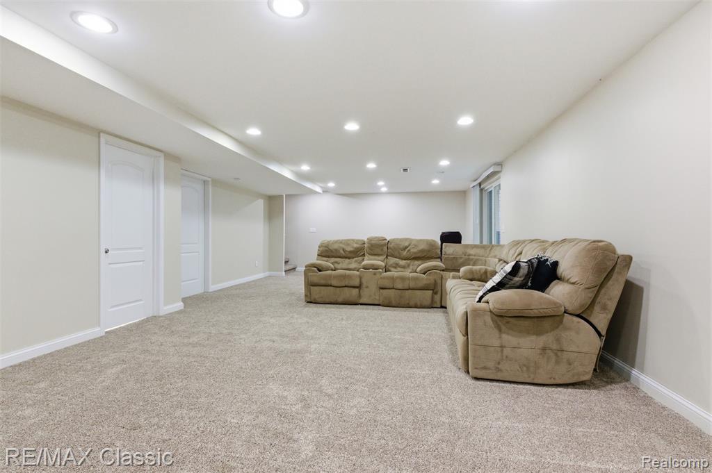 7946 Russell Drive, Westland, MI — Photo 26