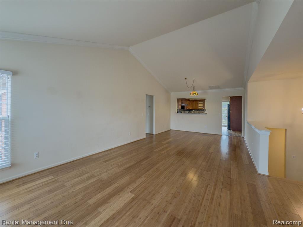 44327 LAKEPOINTE Drive, Sterling Heights, MI 48313 — Photo 12