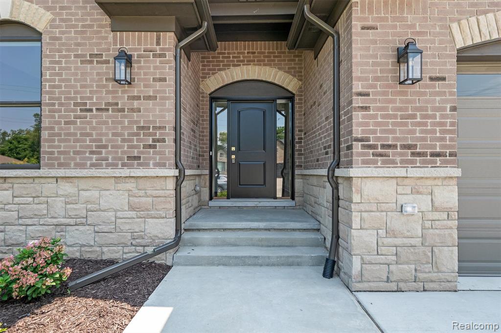 55330 Hanford Court, Shelby Twp, MI 48316 — Photo 6