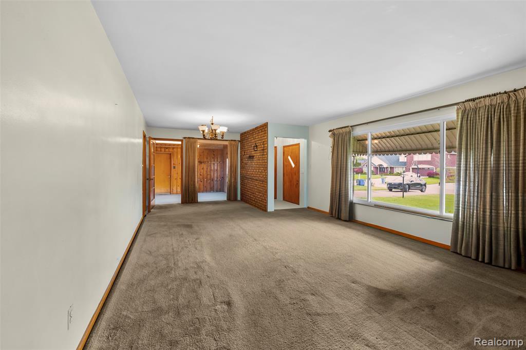 26504 Doxtator Street N, Dearborn Heights, MI 48127 — Photo 10
