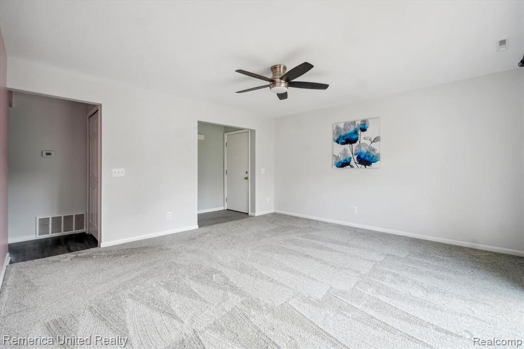 507 W HIGHLAND Road, D-9, Howell, MI 48843 — Photo 10