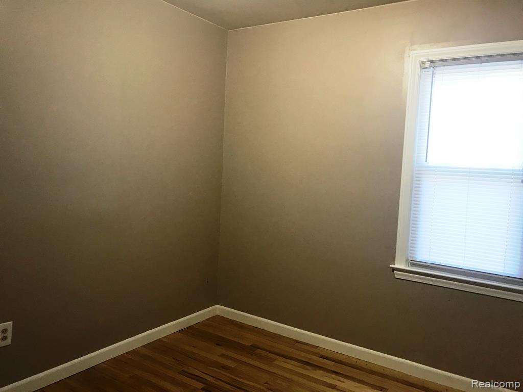 537 ROTH Boulevard, Clawson, MI — Photo 8