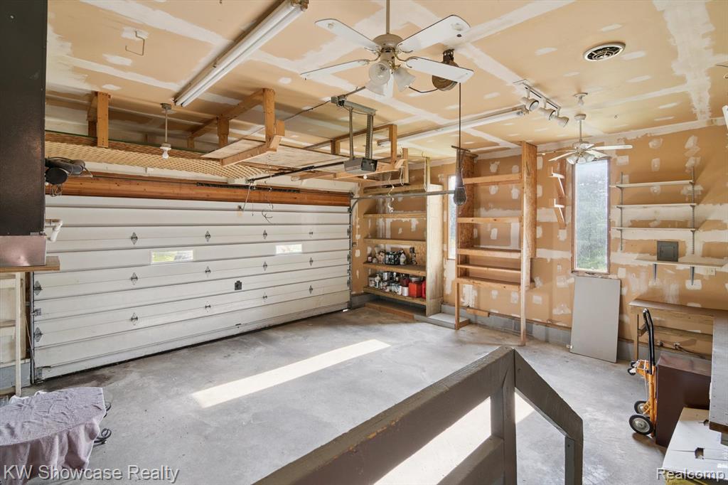 11858 Earl Street, Pinckney, MI 48169 — Photo 36
