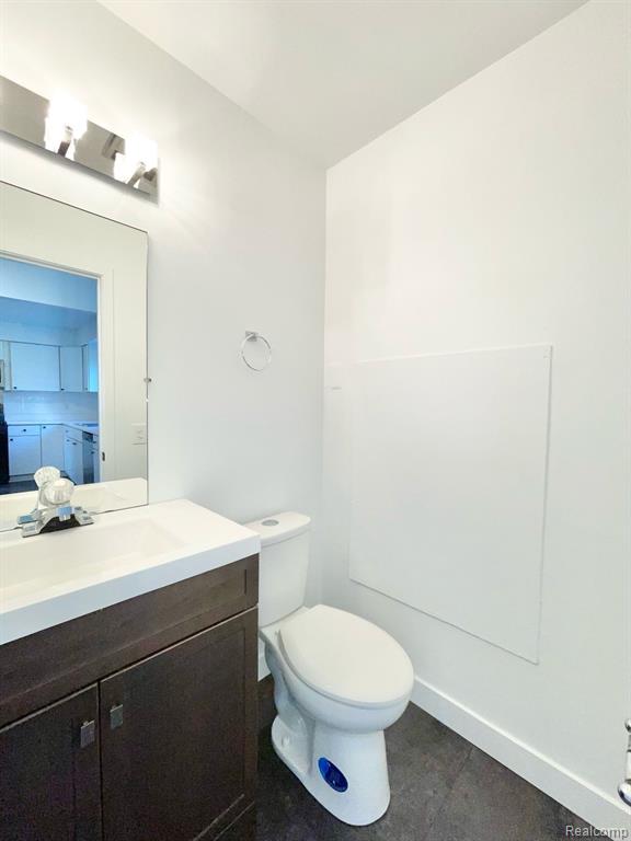 483 FOX HILLS Drive N, Bloomfield Hills, MI 48304 — Photo 11