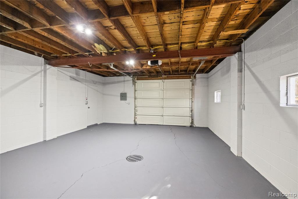 65 Algansee Drive, Troy, MI 48083 — Photo 38