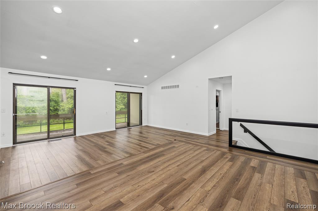 7432 Azalea Court, West Bloomfield, MI — Photo 6