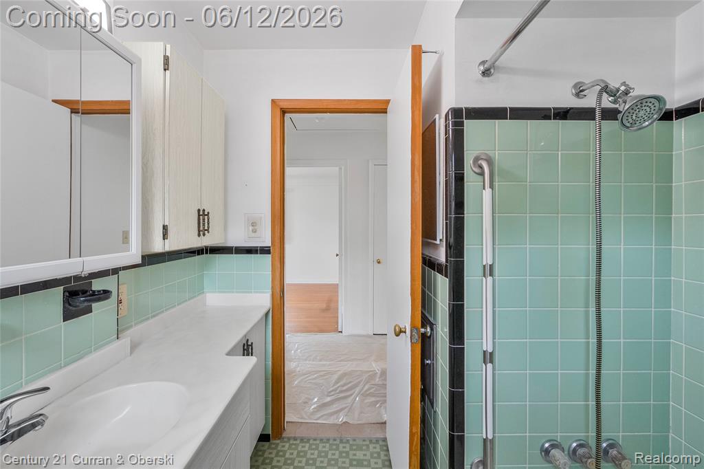 7602 Highview Street, Dearborn Heights, MI 48127 — Photo 11