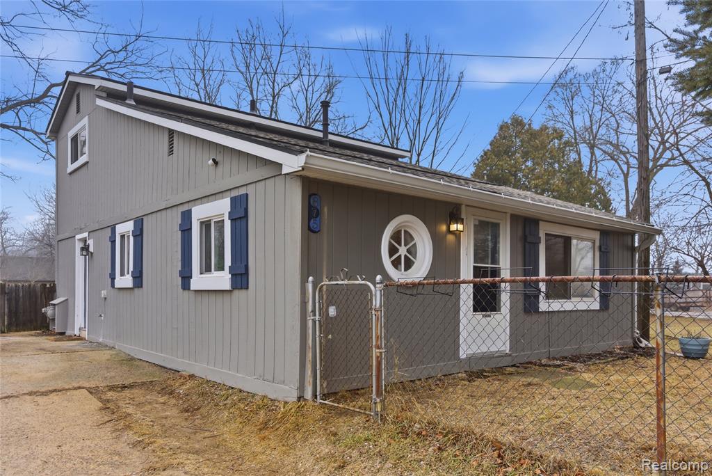 875 Scott Lake Road, Waterford, MI 48328 — Photo 3