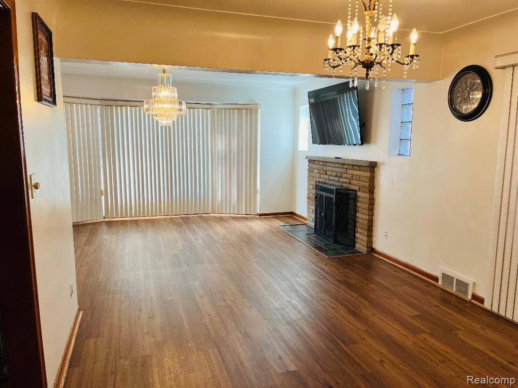 7653 Pinehurst Street, Dearborn, MI 48126 — Photo 9