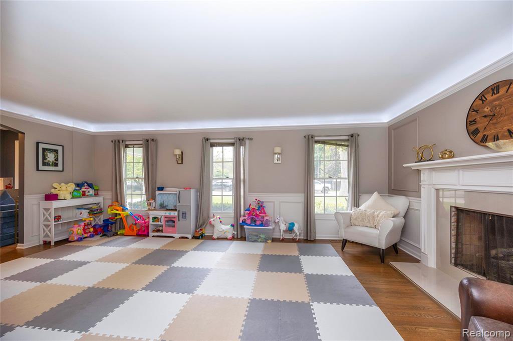 826 Larchlea Drive, Birmingham, MI 48009 — Photo 10