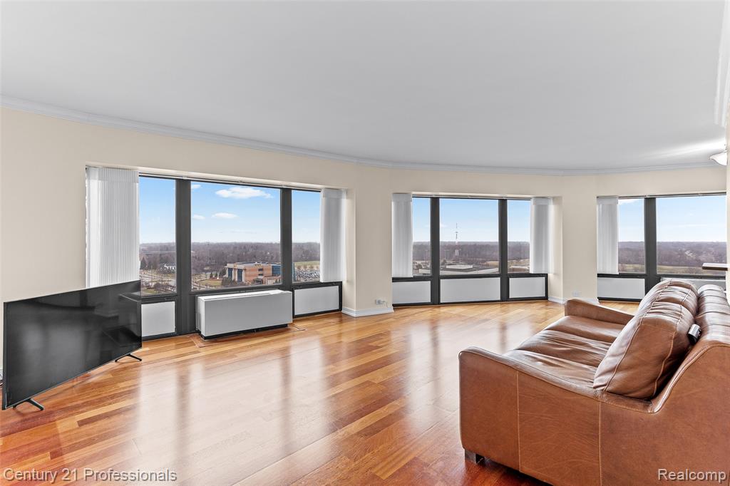 5000 Town Center, 1704, Southfield, MI 48075 — Photo 12