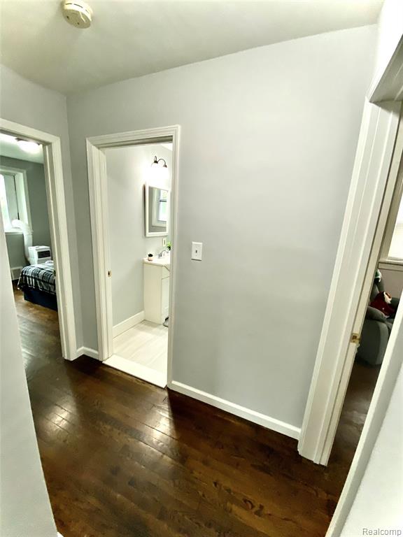 8073 Helen, Center Line, MI 48015 — Photo 13