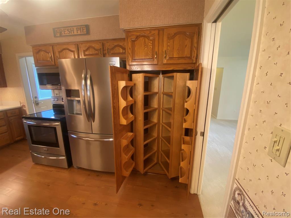 8262 Roselawn Street, Westland, MI — Photo 25