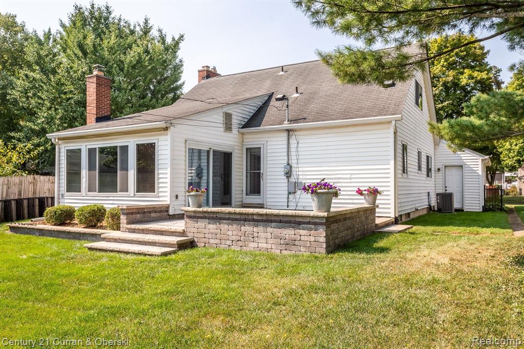 1022 CANTERBURY Street, Northville, MI 48167 — Photo 32