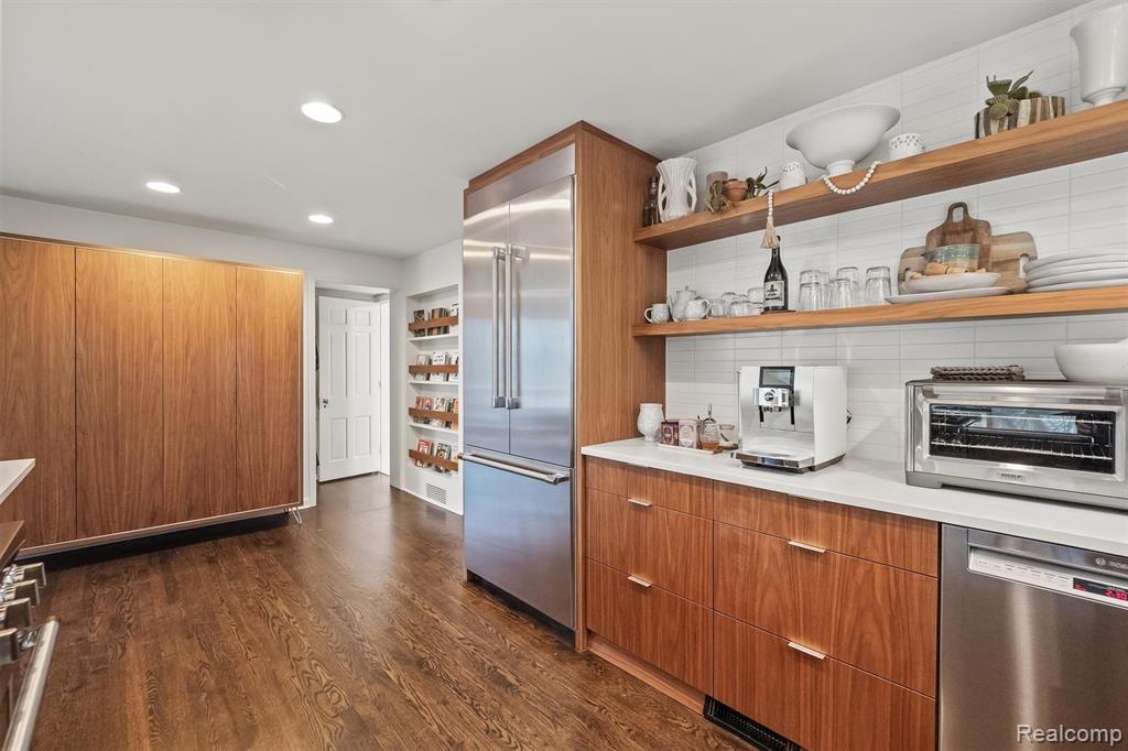 951 Twin Oaks Lane, Birmingham, MI 48009 — Photo 17