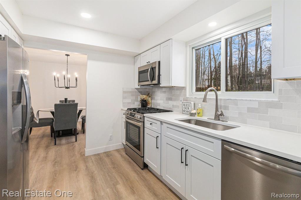8893 S CHRISTINE Drive, Brighton, MI 48114 — Photo 8