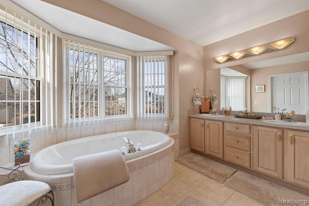 48548 Fairmont Drive, Macomb, MI 48044 — Photo 27