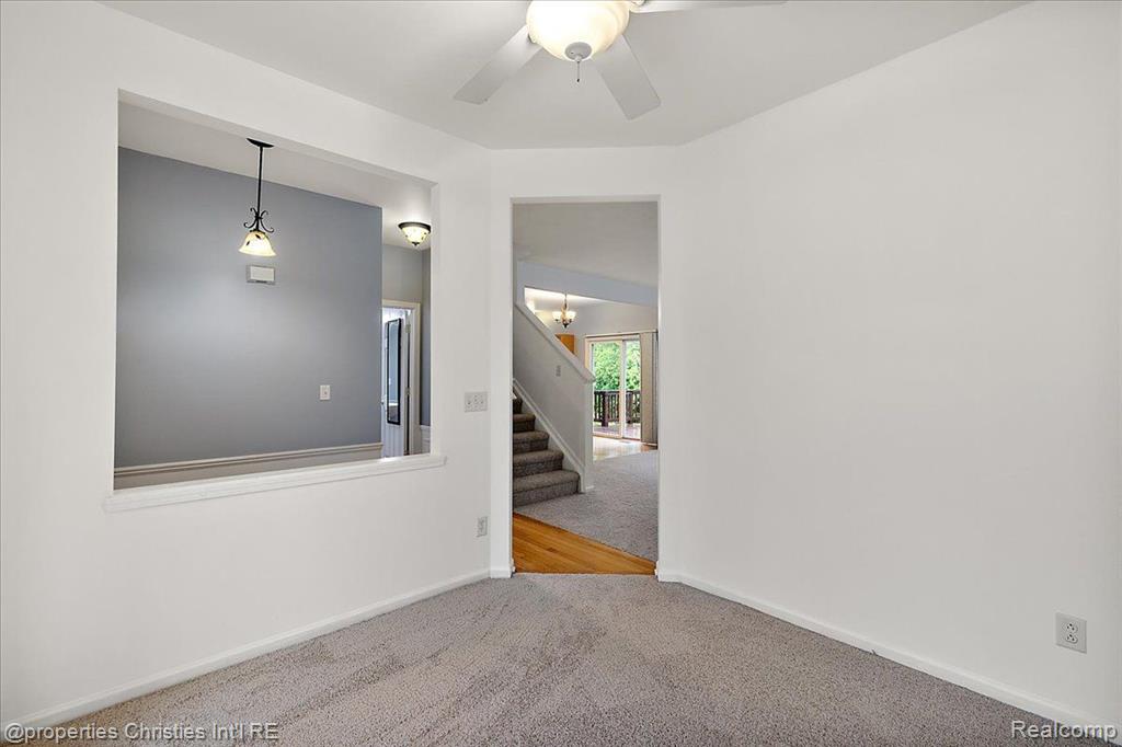 9773 RAVENSHIRE Drive, Ypsilanti, MI 48198 — Photo 9