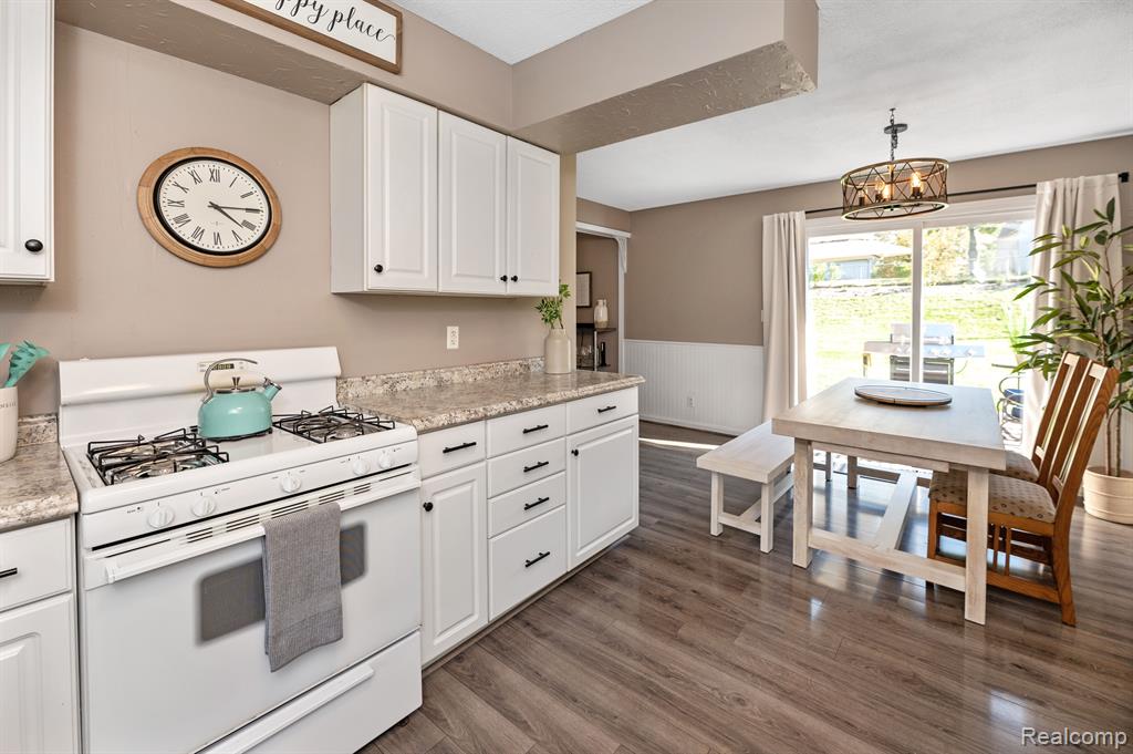 6665 LAURELTON, Clarkston, MI — Photo 29