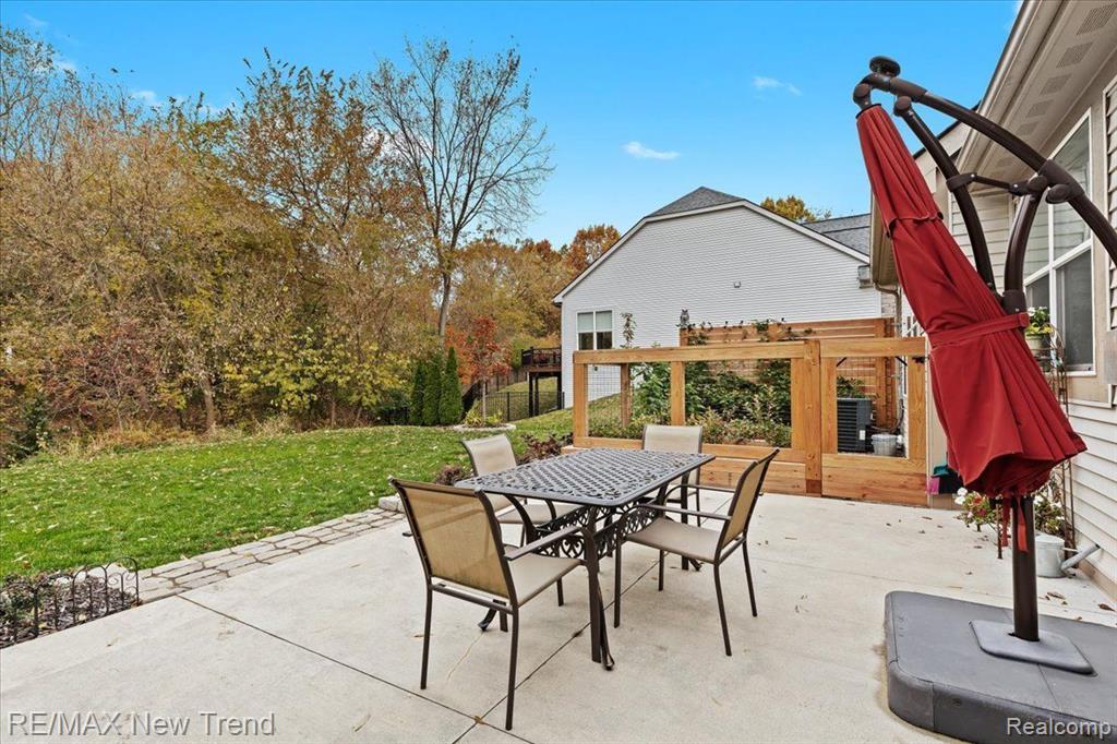 567 NAPA VALLEY Drive, Milford, MI 48381 — Photo 9