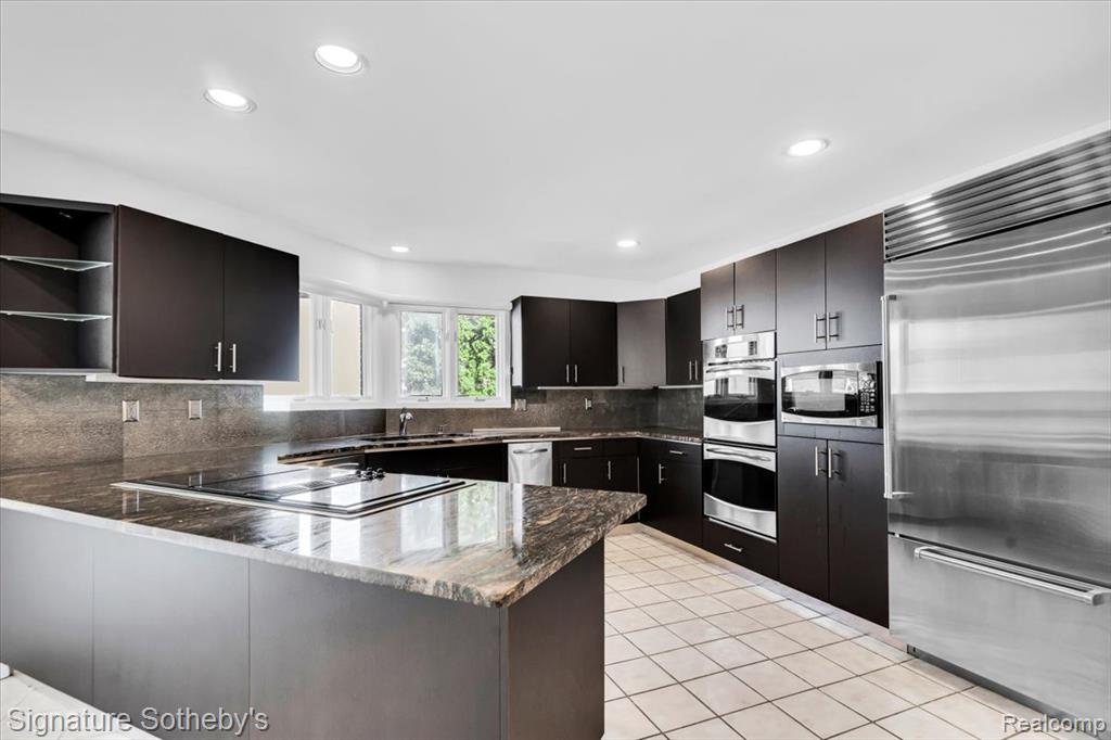 4156 Marlwood Drive, West Bloomfield, MI 48323 — Photo 6