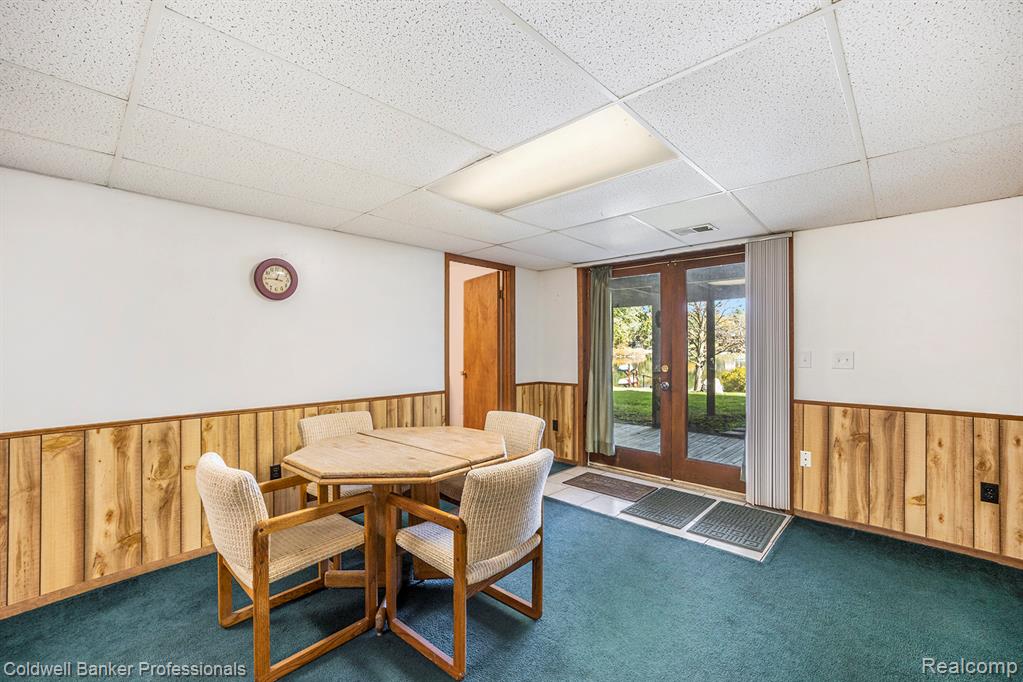Lower Level Dining Area with Doorwall to Lake!