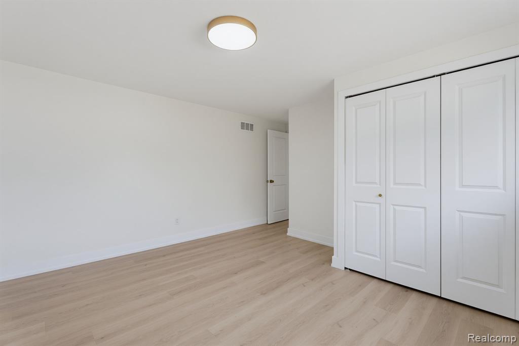6780 Lee Crest Drive, West Bloomfield, MI — Photo 37