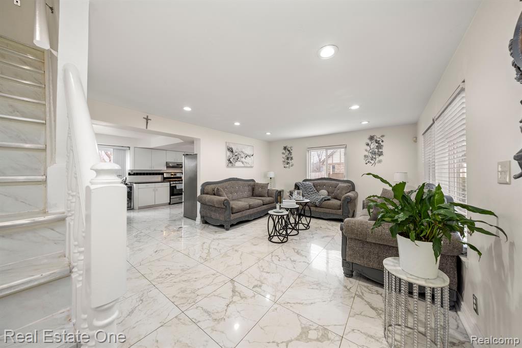 4275 NICKOLAS Drive, Sterling Heights, MI 48310 — Photo 13