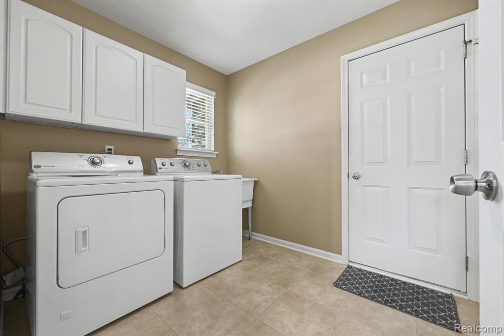 13750 Treeland Drive, Utica, MI 48315 — Photo 23