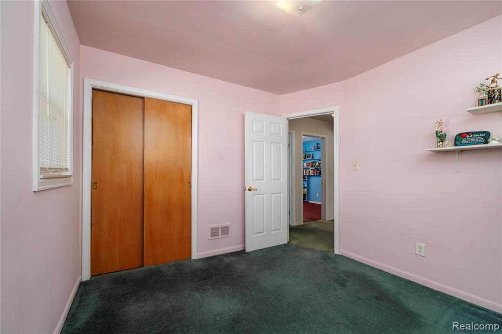9042 Harrison Street, Livonia, MI 48150 — Photo 24