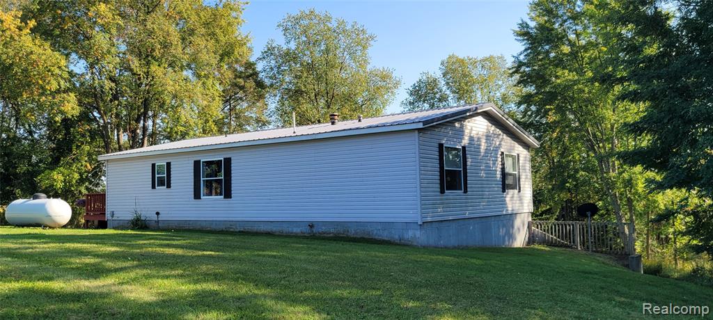 2201 Schnmeid, Six Lakes, MI 48886 — Photo 6
