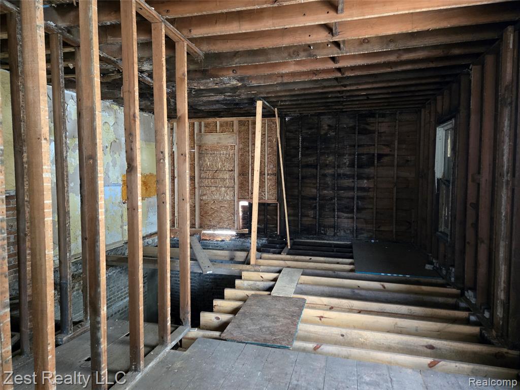 691 Clairmount Street, Detroit, MI 48202 — Photo 9