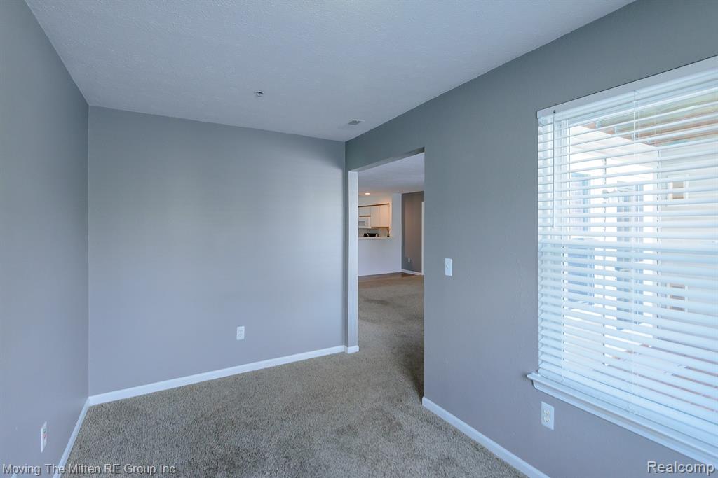 1398 Heatherwood Lane, Ann Arbor, MI 48108 — Photo 17