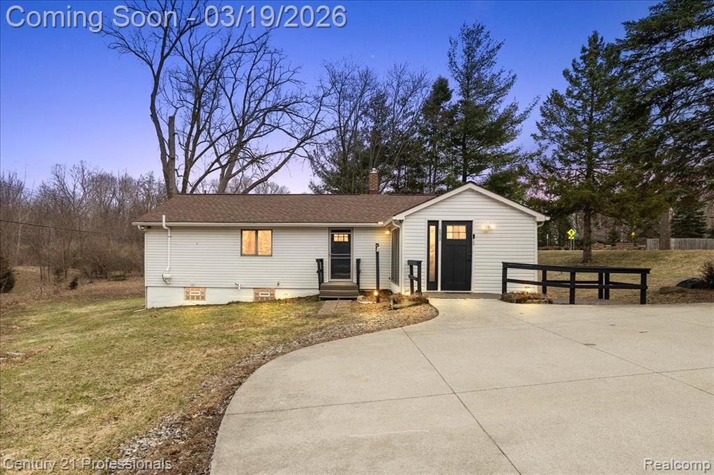3205 Shimmons Road, Auburn Hills, MI 48326 — front exterior